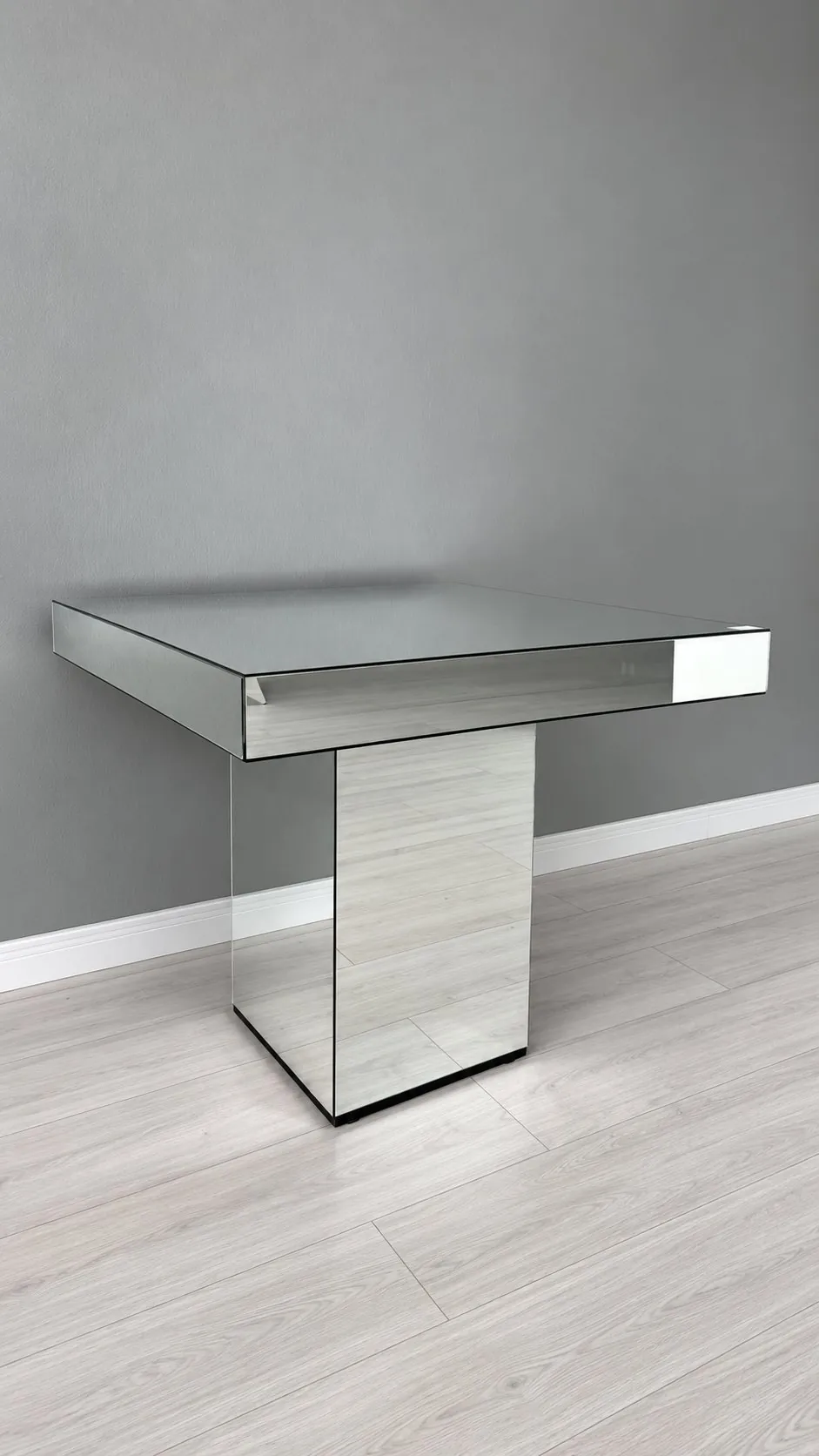 Mesa espelhada cubo lisa